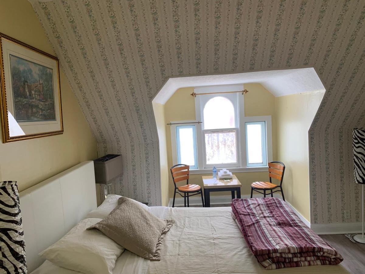 Marmora And Lake Inn And Victorian Diner Экстерьер фото