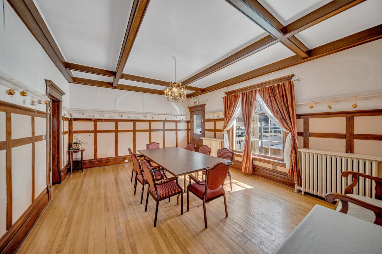 Marmora And Lake Inn And Victorian Diner Экстерьер фото